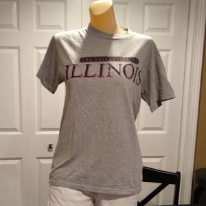 U of I t shirt size small